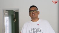 Grand piano, kursi pijat, treadmill, AC, coset, baju, dan banyak barang lainnya hilang. Uya kaget mendengar sampai ada yang memanggil mobil jasa angkut barang. Uya mengatakan masih ada barang-barang penting yang hilang, seperti piala-piala penghargaan dan 3 kucingnya yang belum kembali. Foto: Capture Channel YouTube Uya Kuya TV