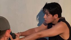 Potret V BTS Si Pria Tertampan di Planet Bumi 2025