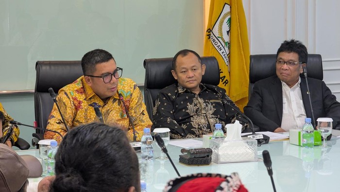 Wakil Ketua DPRD Jateng, M Saleh, saat mendampingi para pelaku ojol dari Jateng untuk menyampaikan masukan dan unek-uneg ke DPR RI.