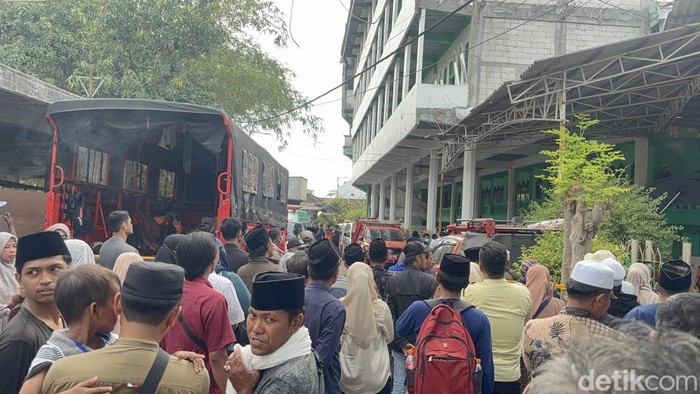 2 korban berhasil dievakuasi