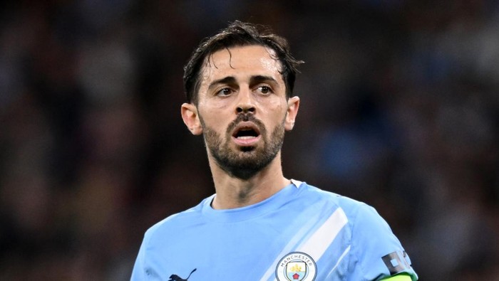 MANCHESTER, ENGLAND - SEPTEMBER 18:  Bernardo Silva of Manchester City looks during the UEFA Champions League 2025/26 League Phase MD1 match between Manchester City and SSC Napoli at City of Manchester Stadium on September 18, 2025 in Manchester, England. (Photo by Image Photo Agency/Getty Images)