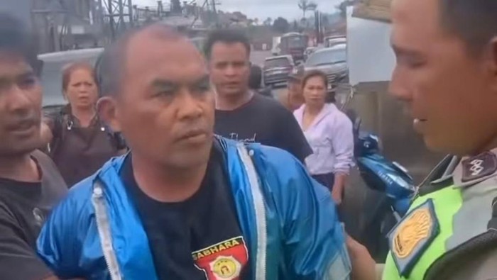 Aiptu I Wayan Sudiadnyana ditangkap setelah menjambret pedagang di Buleleng, Bali, Selasa (20/9/2025).