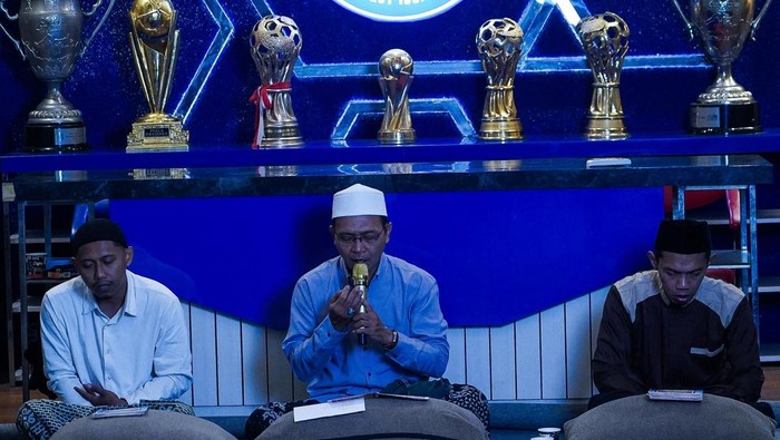 Arema FC peringati 3 tahun Tragedi Kannjuruhan denga doa bersama dan baca Al Quran