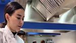 Ketika Aura Kasih Jadi Chef, Masak-masak Berjibaku di Dapur