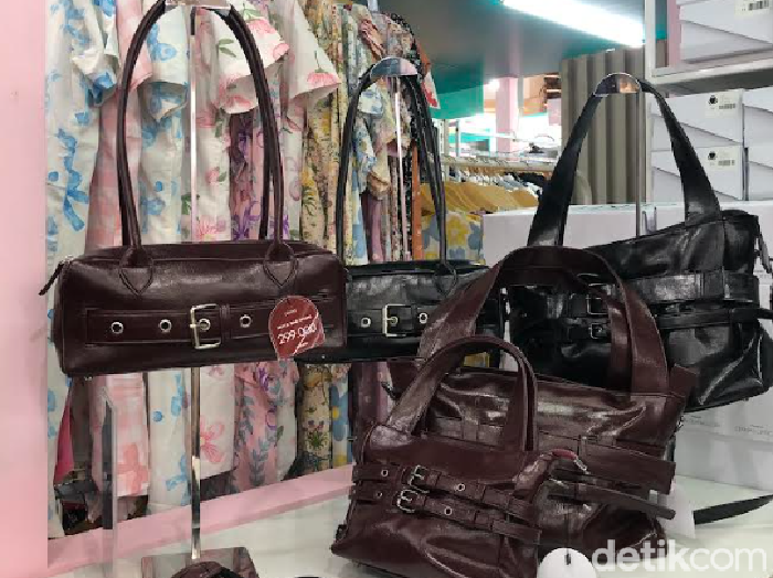 Bazar hijab dan modest fashion, GlamLocal digelar mulai dari 1-5 Oktober 2025 di Mall Kota Kasablanka. Ada diskon 70% mulai dari harga Rp 30 Ribu.