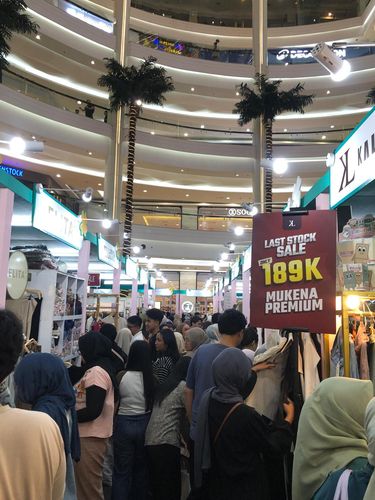 Bazar hijab dan modest fashion, GlamLocal digelar mulai dari 1-5 Oktober 2025 di Mall Kota Kasablanka. Ada diskon 70% mulai dari harga Rp 30 Ribu.