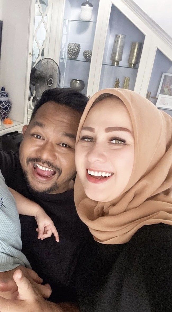 Sebelum kabar perceraian, Bedu dan istrinya kerap terlihat mesra dan membagikannya ke media sosial. Kini kemesraan keduanya terancam tinggal kenangan. Foto: Instagram/@beddu17