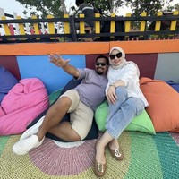 Bedu dan Irma diketahui resmi menikah pada 7 Februari 2010. Tak disangka di usia pernikahan ke-15, rumah tangga keduanya terancam bubar. Foto: Instagram/@beddu17