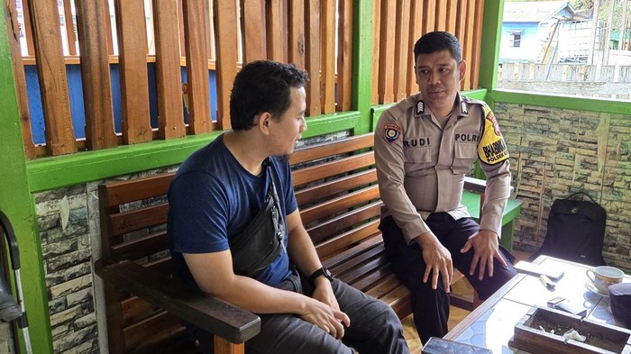 Bhabinkamtibmas Desa Long Sule dan Long Pipa, Bripka Rudi.