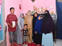 Bantuan Bupati Pekalongan demi Mimpi Aqila Putri Tukang Bubur Jadi Hafizah