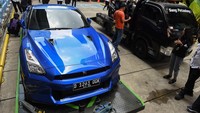 Sebanyak 32 unit kendaraan disita penyidik KPK dalam kasus yang menjerat mantan Wakil Menteri Ketenagakerjaan Immanuel Ebenezer. Dari jumlah itu, 25 unit mobil berbagai model, mulai dari sedan, SUV, hingga mobil mewah, serta 7 unit sepeda motor, termasuk moge (motor gede), kini resmi berada di Rupbasan. ANTARA FOTO/Indrianto Eko Suwarso