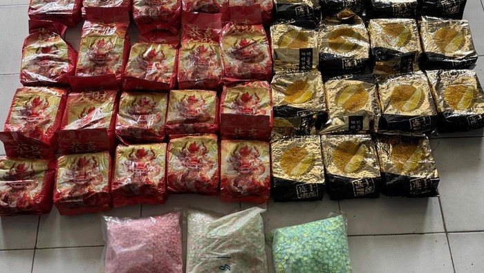 Dittipidnarkoba Bareskrim Polri menangkap tiga kurir narkoba jaringan Pekanbaru-Jakarta. Sebanyak 35 Kg sabu berhasil disita. (dok. ist)