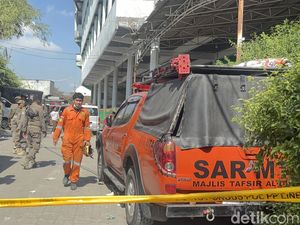 Evakuasi Penuh Haru Santri Ponpes Sidoarjo Meninggal dalam Posisi Sujud