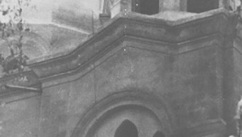 Dalam The UFO Digest karya LA Marzulli, sebuah gambar muncul kembali, memicu perpaduan antara keyakinan Kristen dan keyakinan makhluk luar angkasa. Gambar tersebut merupakan insiden tahun 1968 di Gereja Ortodoks Koptik di Zeitoun, Mesir. Sesuatu yang tampak seperti roh melayang di atas kapel, dengan banyak saksi mata mengklaim bahwa itu adalah Perawan Maria. Namun, Marzulli yakin foto itu adalah bukti kehidupan makhluk luar angkasa. Foto: Boredpanda