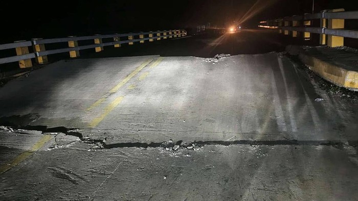 Gempa 6,9 SR Guncang Filipina Tengah, Bangunan Rusak di Cebu Gempa bumi berkekuatan 6,9 skala Richter mengguncang wilayah Filipina tengah, Selasa (30/9/2025) malam waktu setempat. Pusat gempa dilaporkan berada di sekitar Provinsi Cebu dan menimbulkan kepanikan warga. Anadolu via Getty Images
