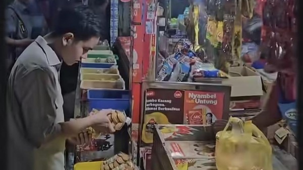 Gibran Rakabuming Ulang Tahun, Intip Momennya Jajan dan Blusukan ke Pasar
