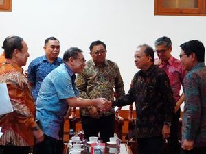 Gubernur Koster Perintahkan GWK Bongkar Tembok Hari Ini