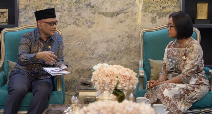 Menteri Haji dan Umrah, Mochamad Irfan Yusuf Hasyim alias Gus Irfan, terima audiensi putri sulung Gubernur Daerah Istimewa Yogyakarta (DIY) Sri Sultan Hamengkubuwono X, Gusti Kanjeng Ratu Mangkubumi, di kantornya, Kawasan Thamrin, Jakarta Pusat, Selasa (30/9/2025).