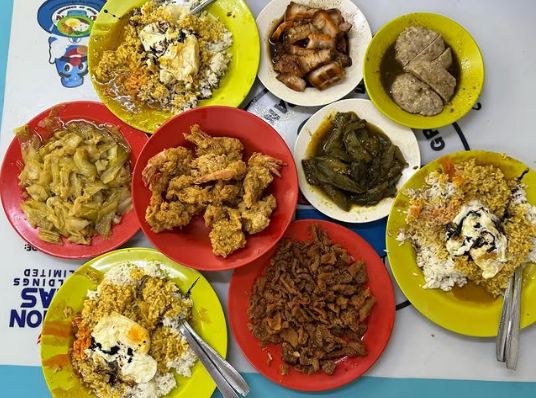 Hadapi Banyak Rintangan, Penjual Kari Legendaris Ini Akhirnya Nyerah