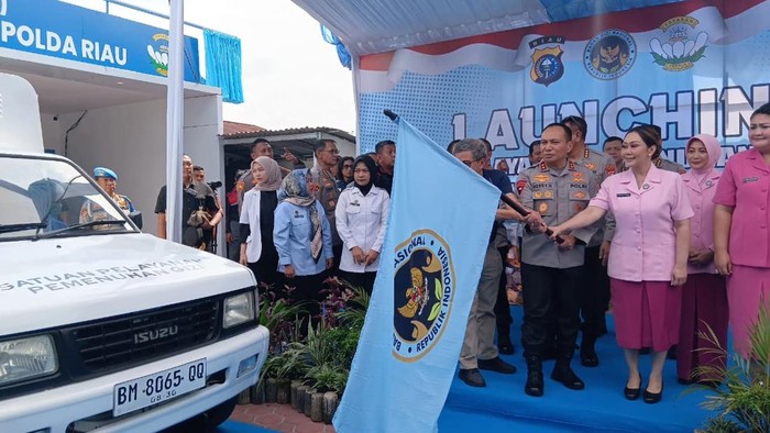 Kapolda Riau Irjen Herry Heryawan meresmikan dapur SPPG Brimob untuk mendukung program makan bergizi gratis, Rabu (1/10/2025).