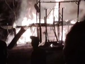 Video: Rumah di OKU Timur Ludes Terbakar, 4 Orang Tewas