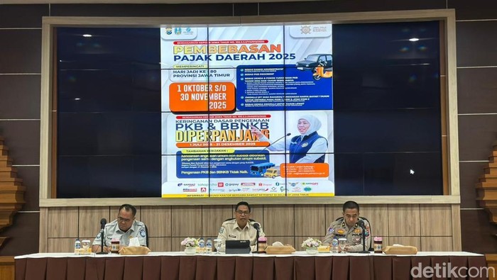 Konferensi pers pembebasan pajak di Jatim