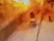 Video: Detik-detik Bom Bunuh Diri Meledak di Markas Paramiliter Pakistan