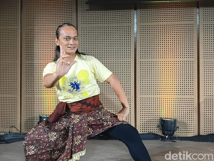 Maestro Seni Tari Lengger Rianto saat ditemui di Galeri Indonesia Kaya pada Selasa (30/9).