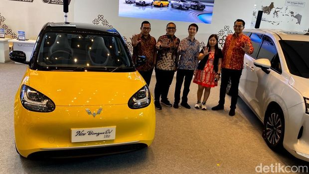 Mobil listrik yang dipamerkan di GIIAS 2025 Bandung.