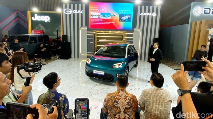 Mobil listrik yang dipamerkan di GIIAS 2025 Bandung.