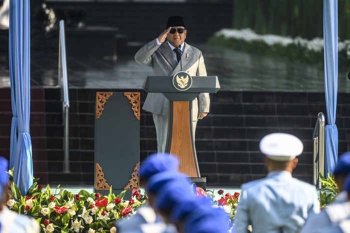Presiden Prabowo Subianto memimpin upacara peringatan Hari Kesaktian Pancasila di Monumen Pancasila Sakti, Lubang Buaya, Jakarta, Rabu (1/10/2025). Hari Kesaktian Pancasila 2025 mengusung tema Pancasila Perekat Bangsa Menuju Indonesia Raya. ANTARA FOTO/Hafidz Mubarak A
