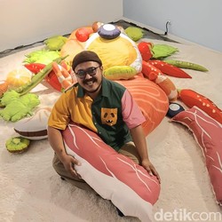Lukisan Food Monster Mulyana The Mogus Mejeng di Jakarta