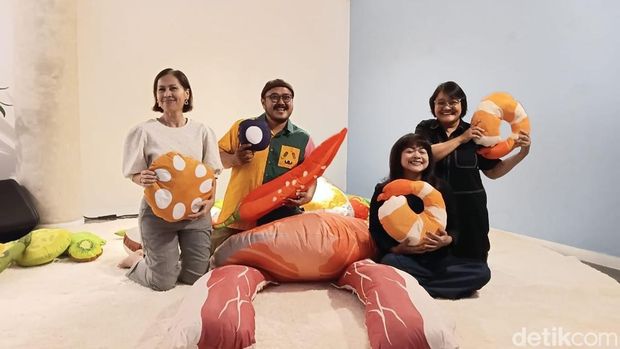 Pameran Seni Edible Dreams Karya Mulayana atau Mang Moel di ARTOTEL Thamrin, Jakarta.