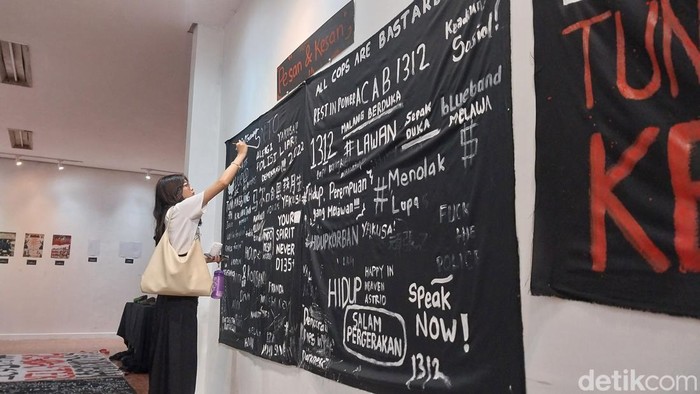 Pameran Tragedi Kanjuruhan di Universitas Brawijaya Malang.