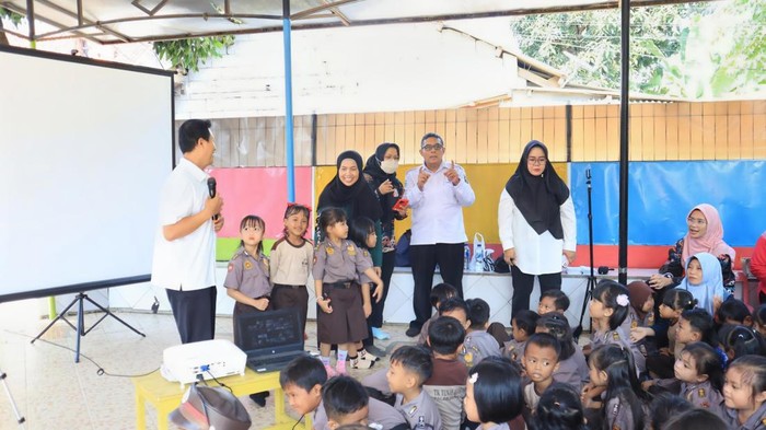 Perangi cacingan, Dinkes dan IDI membagikan obat cacing ke sejumlah lembaga pendidikan dini