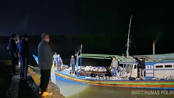 Polda Babel Gagalkan Pengangkutan Pasir Timah Ilegal