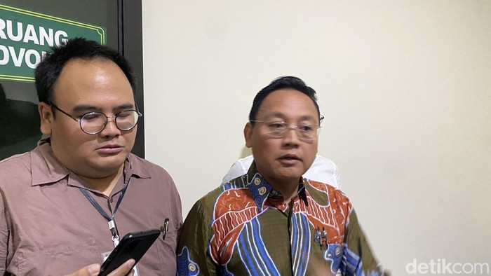 Pengacara terdakwa, Kaerul Anwar di pengadilan Negeri (PN) Semarang, Kecamatan Semarang Selatan, Kota Semarang, Rabu (1/10/2025).