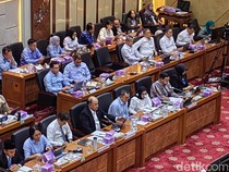 DPR Cecar Kepala BGN soal Korban Keracunan MBG Hanya 1 Persen