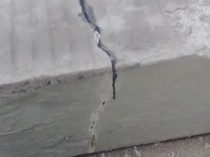 Viral Jalan Trusmi-Kaliwulu Cirebon yang Baru Diperbaiki Retak