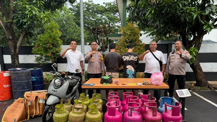 Rilis Kasus Penangkapan Tersangka Pengoplos LPG