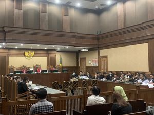 4 Hakim Terdakwa Suap Vonis Lepas Migor Hadapi Sidang Putusan Hari Ini
