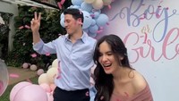 One of the happiest moments ever! Throwback to our gender reveal ,we’re having a girl!, tulis keduanya dalam Instagram miliknya dilihat detikcom, Kamis (2/10/2025).  Foto: dok instagram Steffi Zamora dan Nino Fernandez