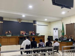 5 Mahasiswa Terdakwa Aksi Ricuh May Day Semarang Dituntut 3 Bulan Bui