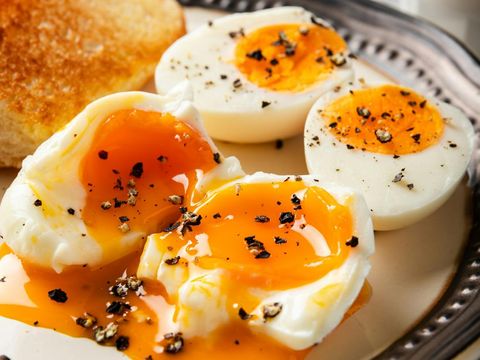 Telur Setengah Matang Cara Membuat Telur Setengah Matang dan Manfaatnya, Perlu Dimasak Berapa Menit?
