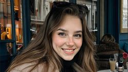 Potret Tilly Norwood Aktris AI Hollywood Kontroversial