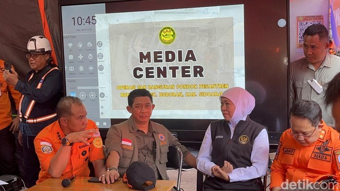 Update pencarian korban santri terjebak reruntuhan musala Ponpes di Sidoarjo