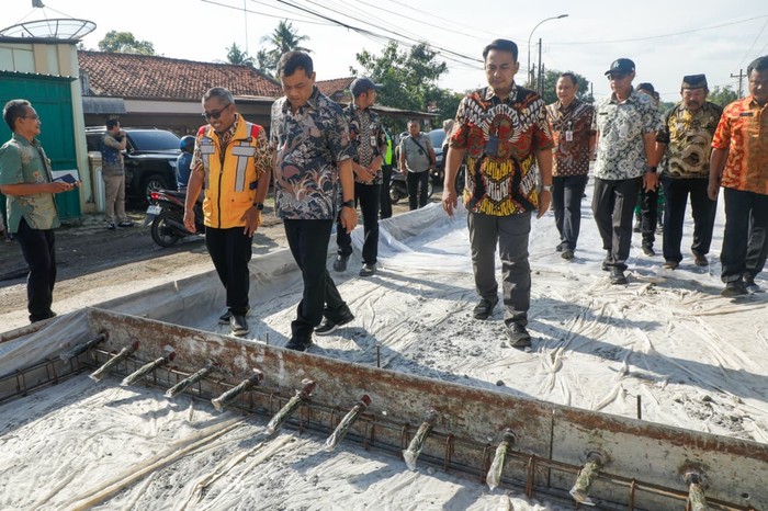 Ahmad Luthfi Tinjau Proyek Jalan Wiradesa–Kajen Rp33 Miliar