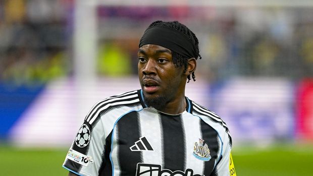 anthony elanga manchester united newcastle united union saint-gilloise vs newcastle united liga champions man united mu BRUSSELS, BELGIUM - OCTOBER 1: Anthony Elanga of Newcastle United looks on during the UEFA Champions League 2025/26 League Phase MD2 match between R. Union Saint-Gilloise and Newcastle United FC at RSC Anderlecht Stadium on October 1, 2025 in Brussels, Belgium. (Photo by Antonio Borga/Eurasia Sport Images/Getty Images)