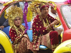 Cerita Pasangan Muda di Palembang Ikut Nikah Massal demi Efisiensi Biaya