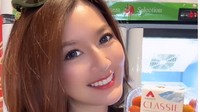 Asty mengatakan awalnya tidak suka buah dan sayur. Namun ketika mencoba tomat cherry di Korea, ia langsung jatuh cinta dengan rasanya. Foto: Instagram/@asty_ananta
